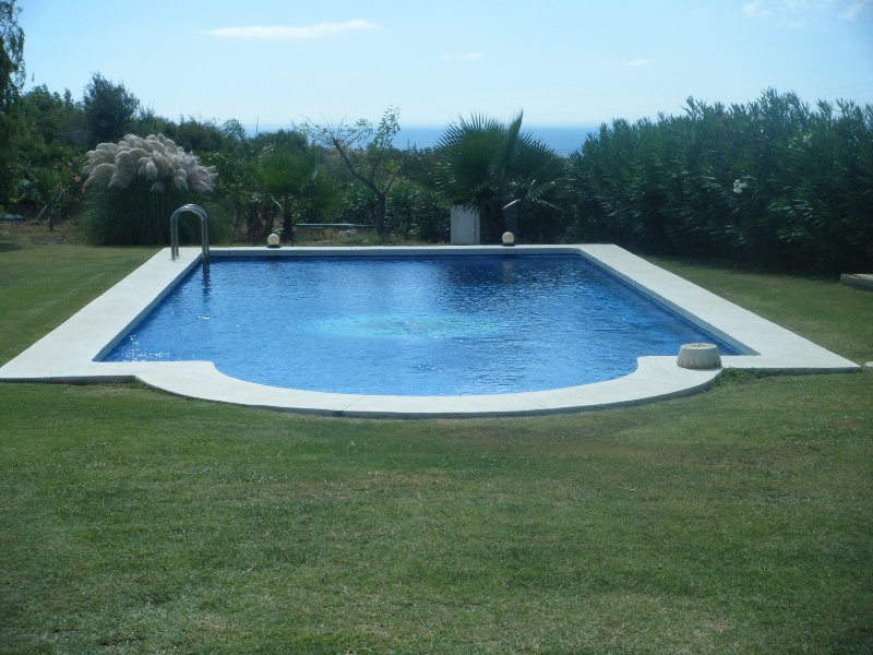 Plot for sale in Casares 4
