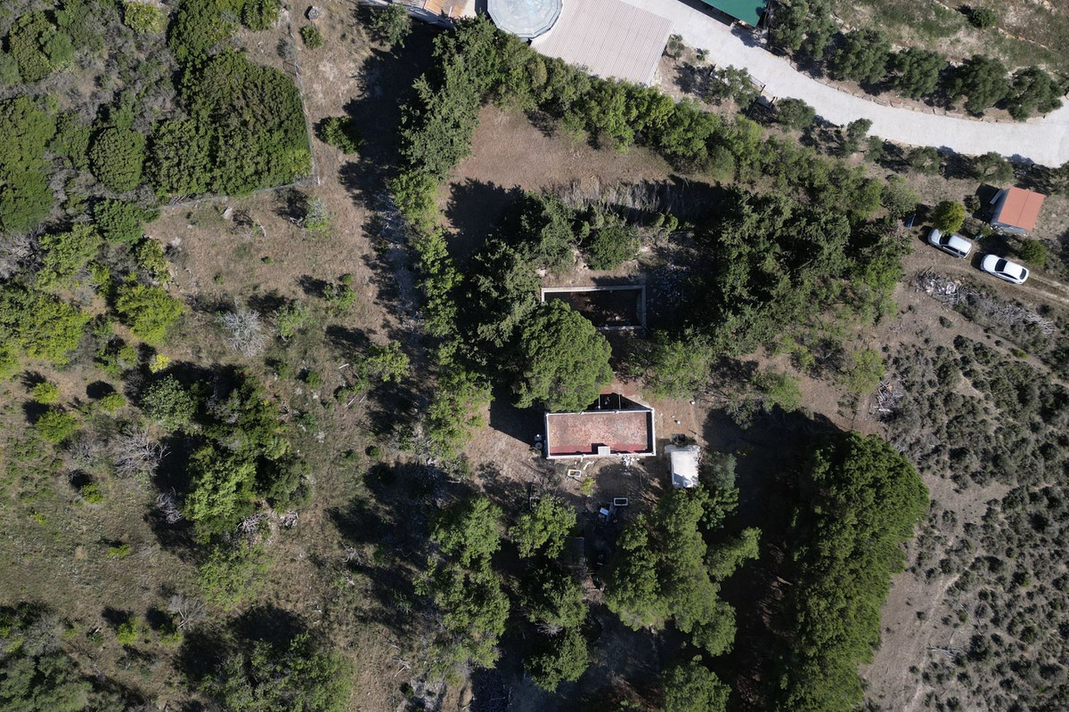 Plot for sale in Casares 11