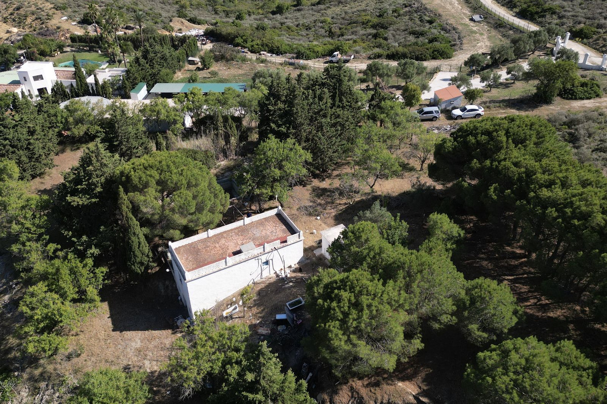 Plot for sale in Casares 14