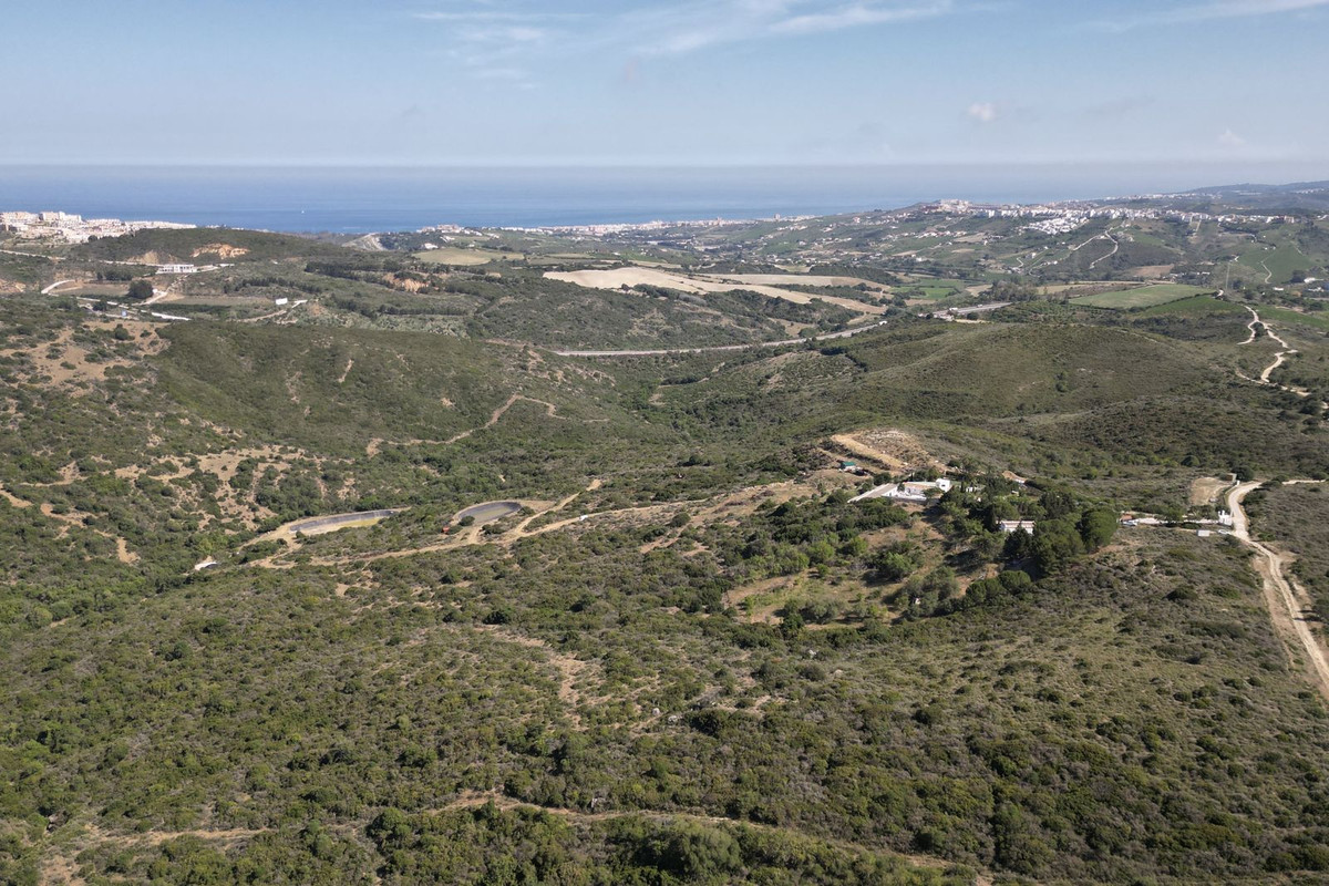 Plot for sale in Casares 2