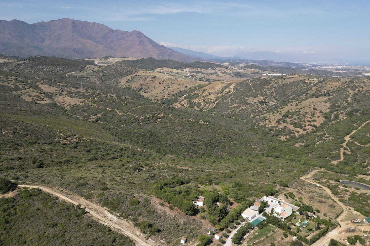 Plot for sale in Casares 9