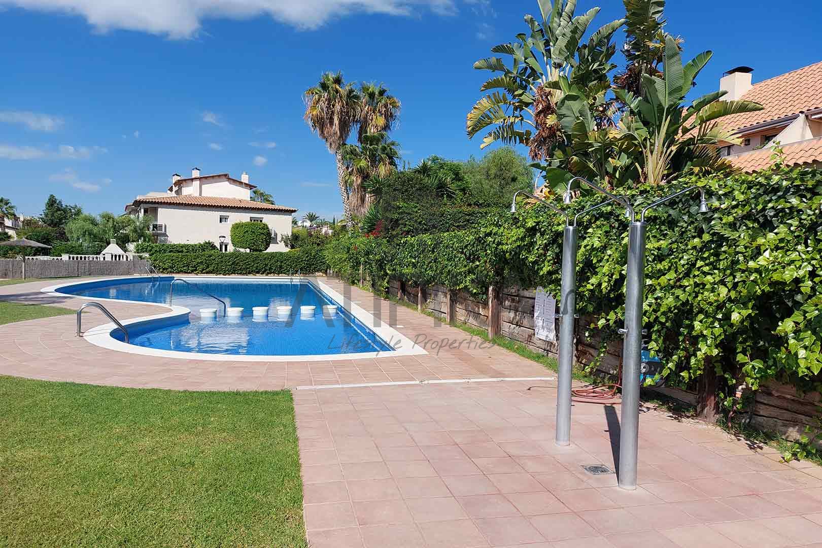 Villa te koop in Sitges and El Garraf 32