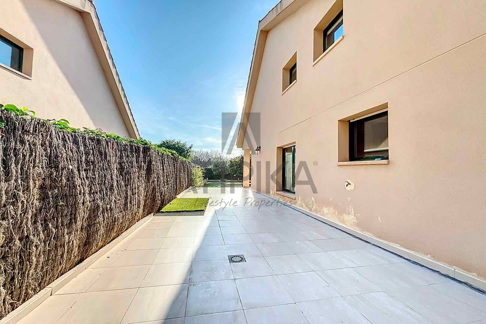 Villa for sale in Sitges and El Garraf 34