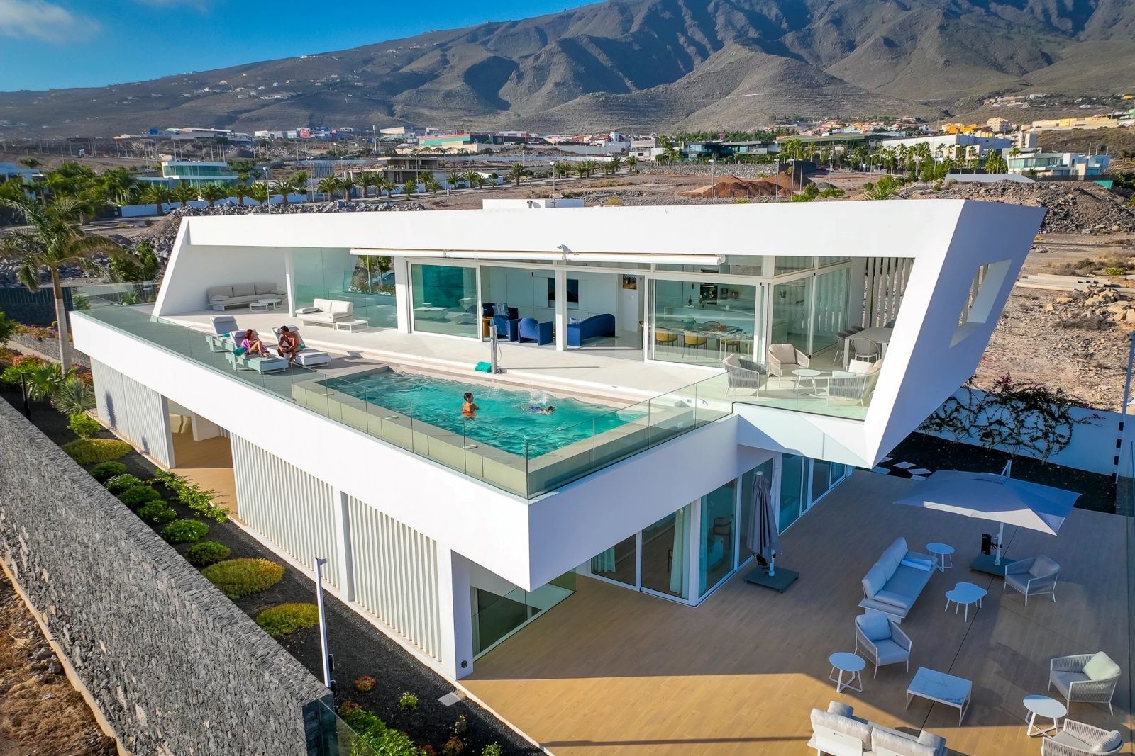 Villa for sale in Tenerife 28