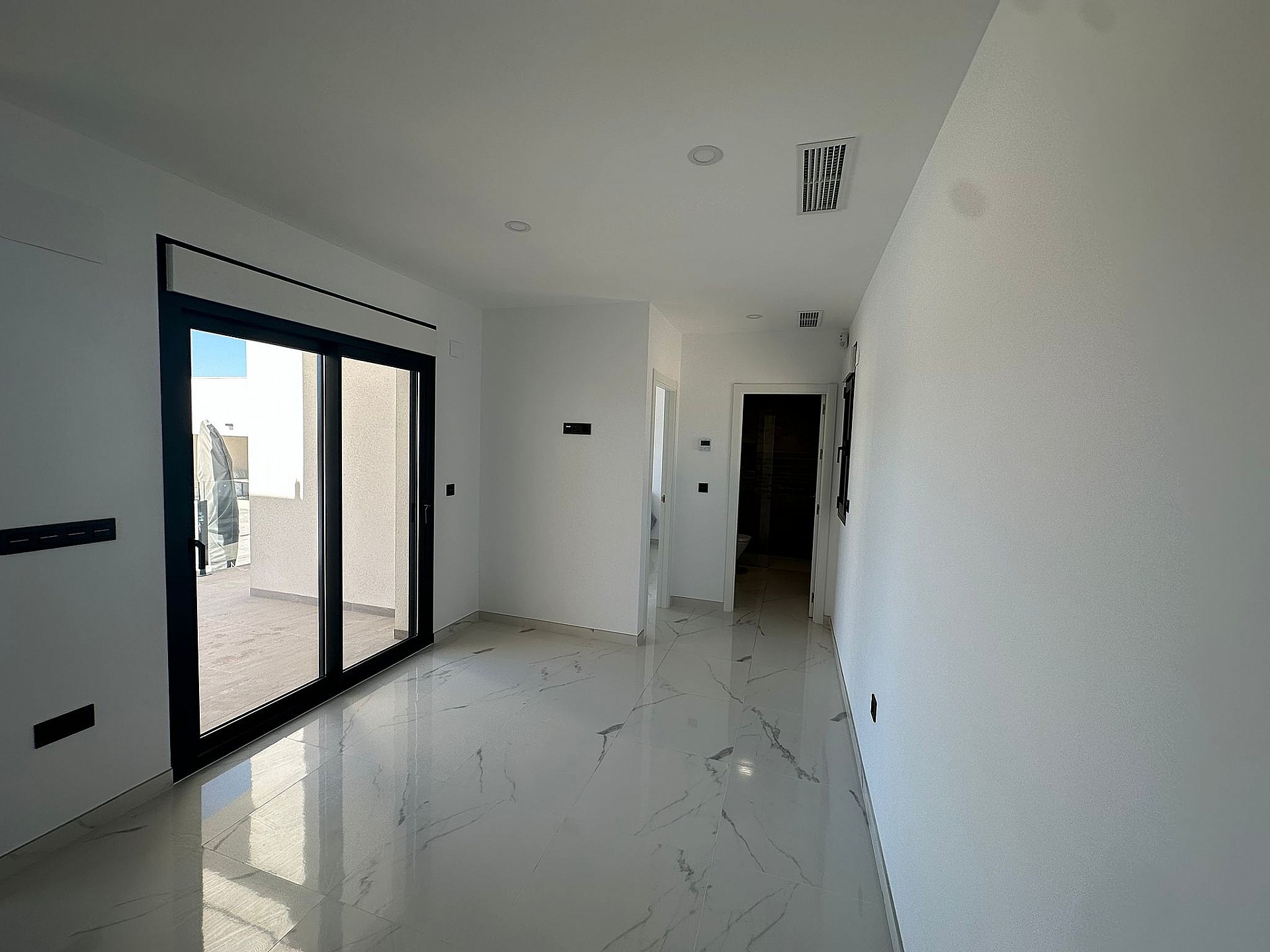 Villa for sale in Alicante 39