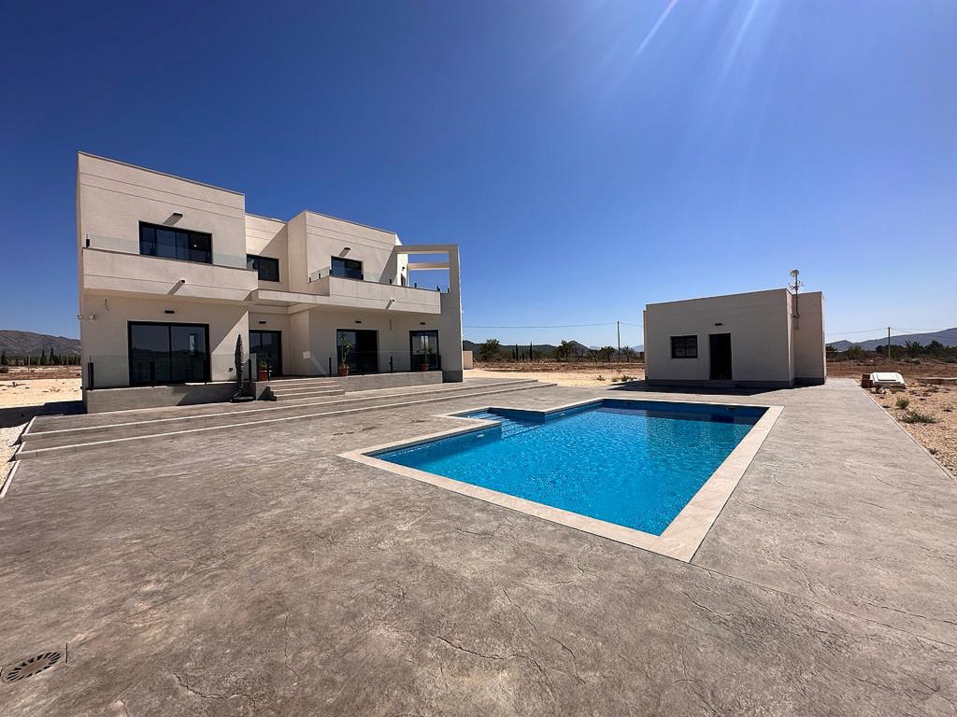 Villa te koop in Alicante 9