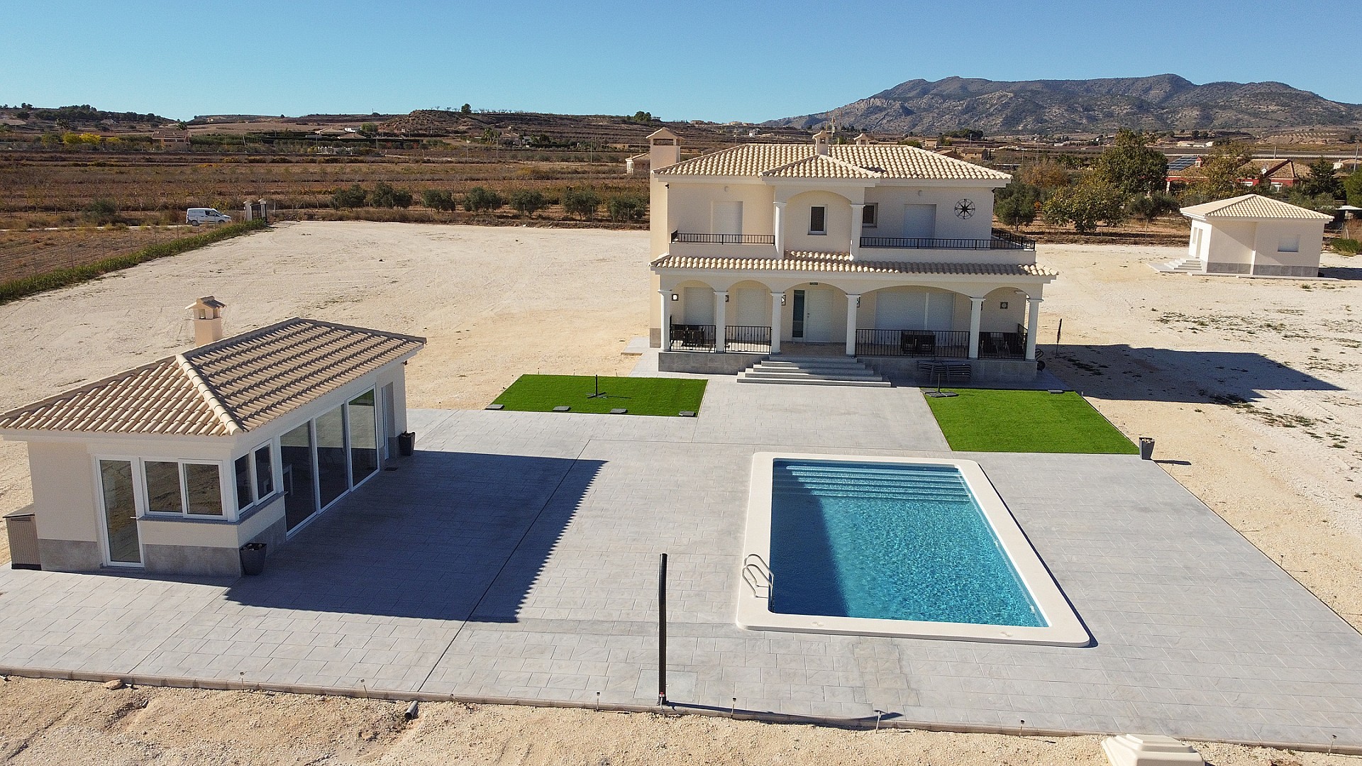 Villa for sale in Alicante 18