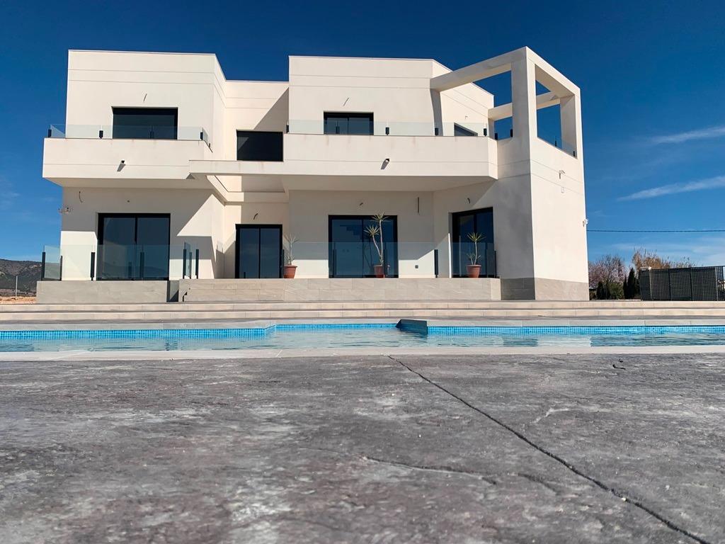 Villa for sale in Alicante 18