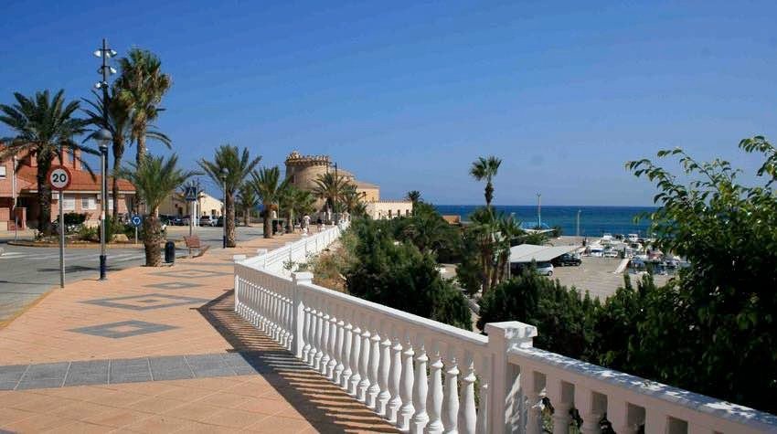 Townhouse te koop in Alicante 11