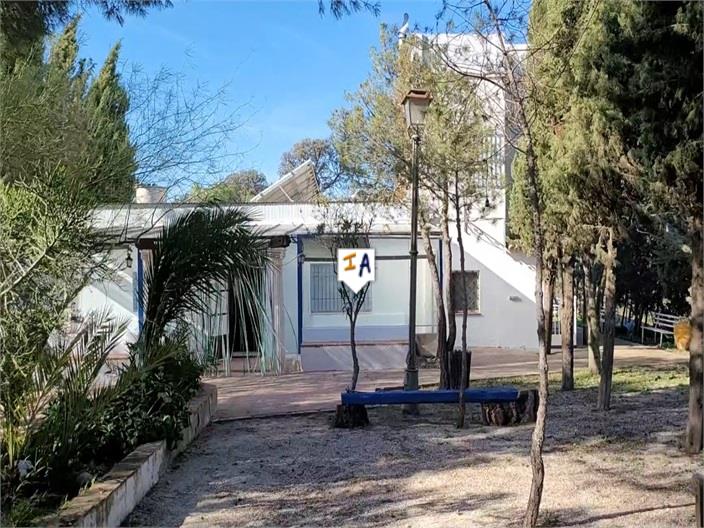 Countryhome te koop in Towns of the province of Seville 1
