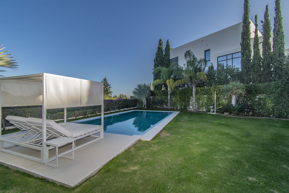 Villa for sale in Marbella - Golden Mile and Nagüeles 9