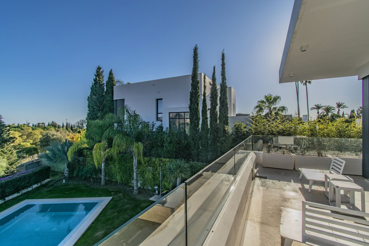 Villa for sale in Marbella - Golden Mile and Nagüeles 13