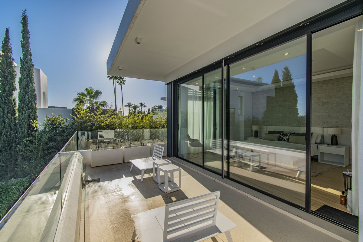 Villa for sale in Marbella - Golden Mile and Nagüeles 16