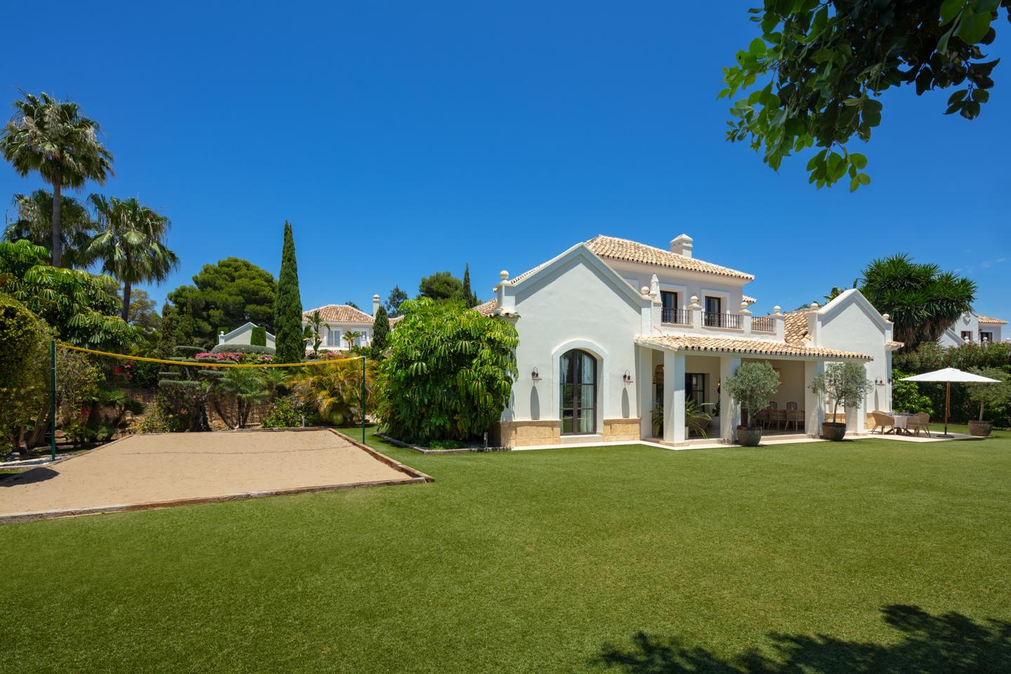 Villa for sale in Estepona 29