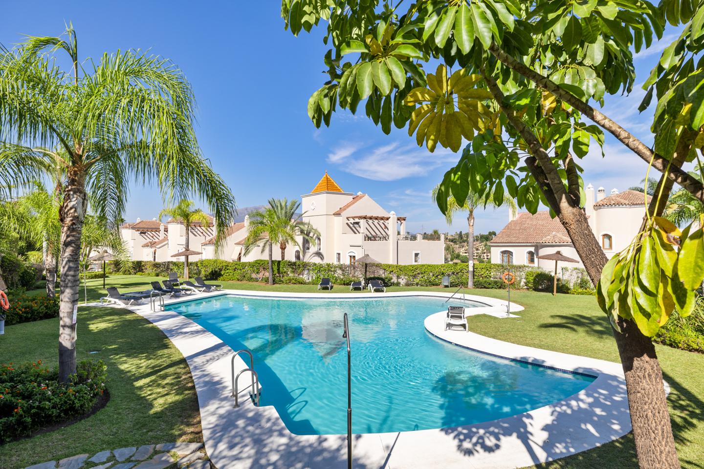 Villa te koop in Estepona 12