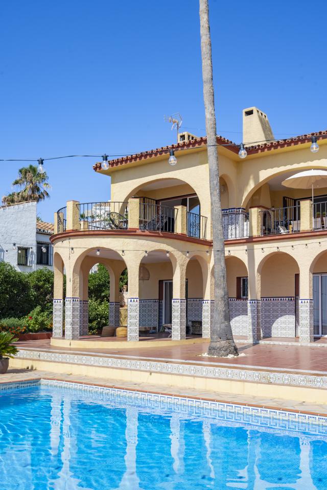 Villa for sale in Estepona 24