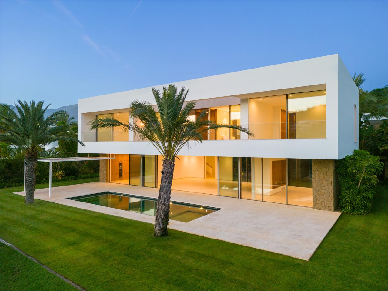 Villa for sale in Casares 3