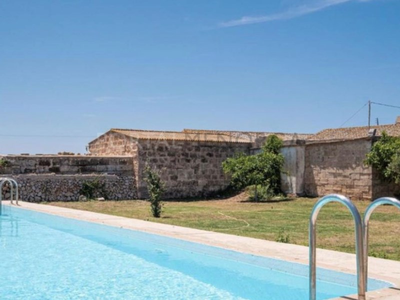Countryhome for sale in Menorca West 4