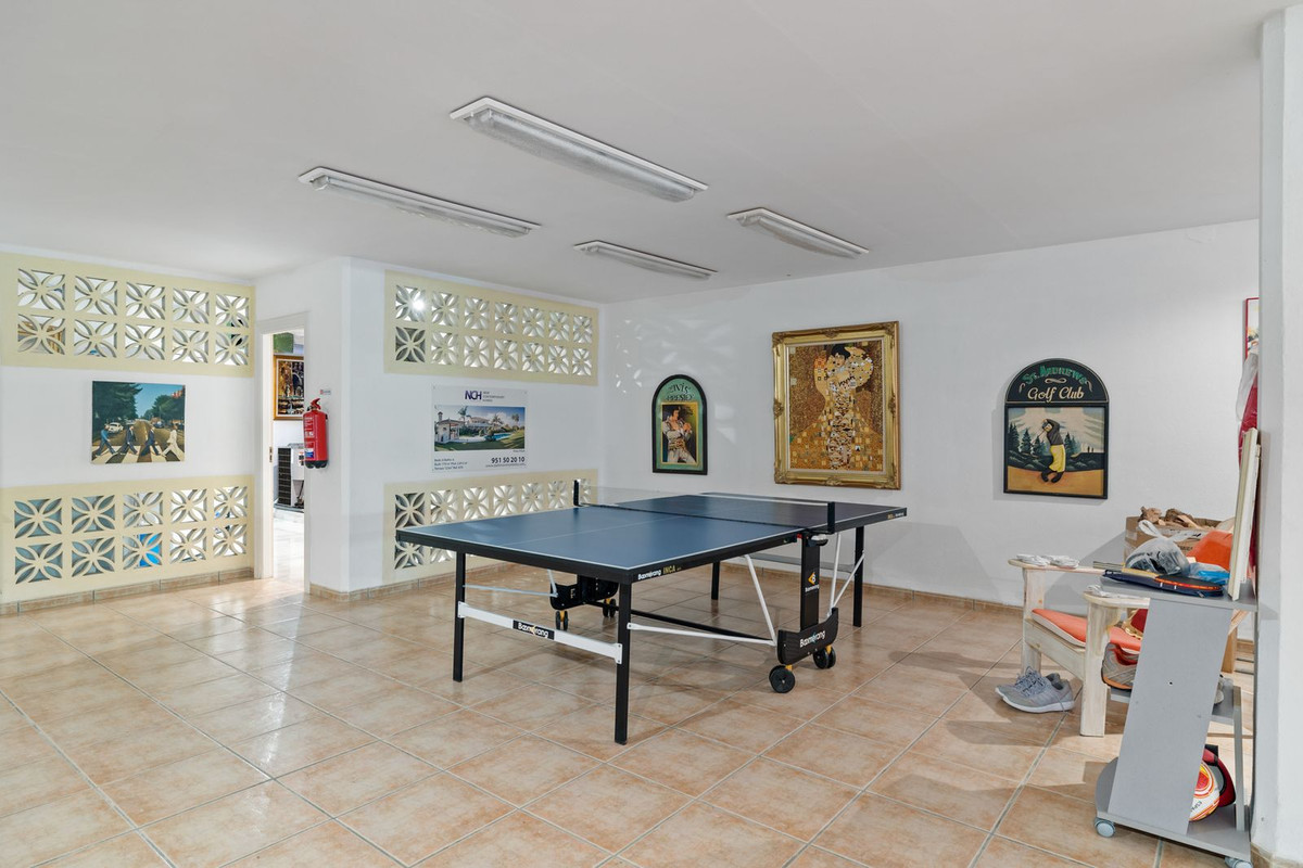 Villa for sale in Marbella - Nueva Andalucía 24