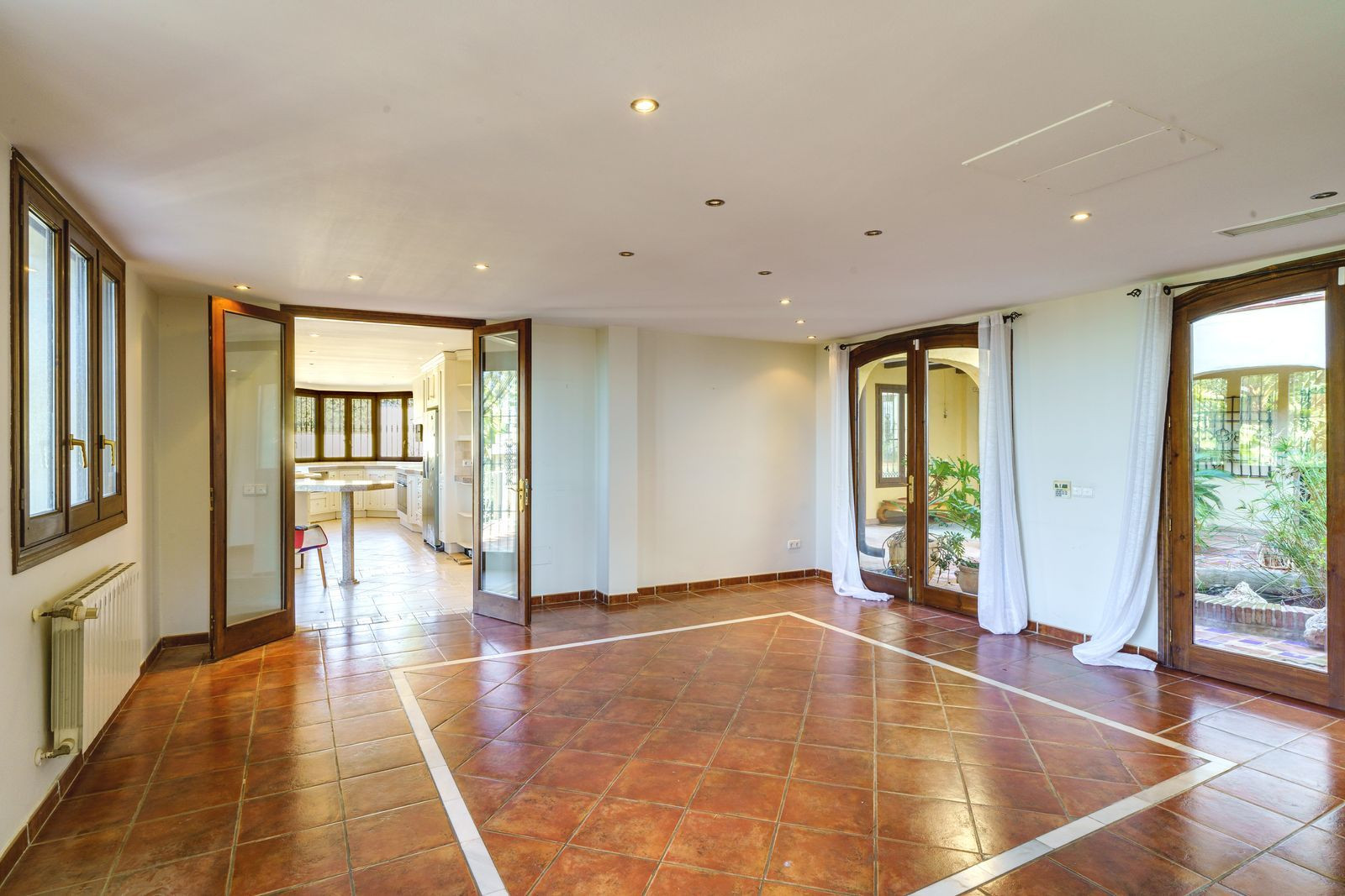 Villa for sale in Marbella - East 52