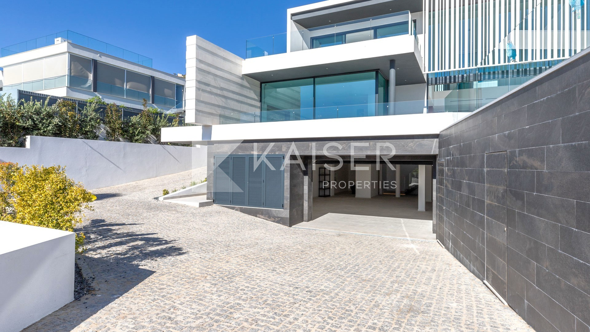 Villa for sale in Albufeira 35