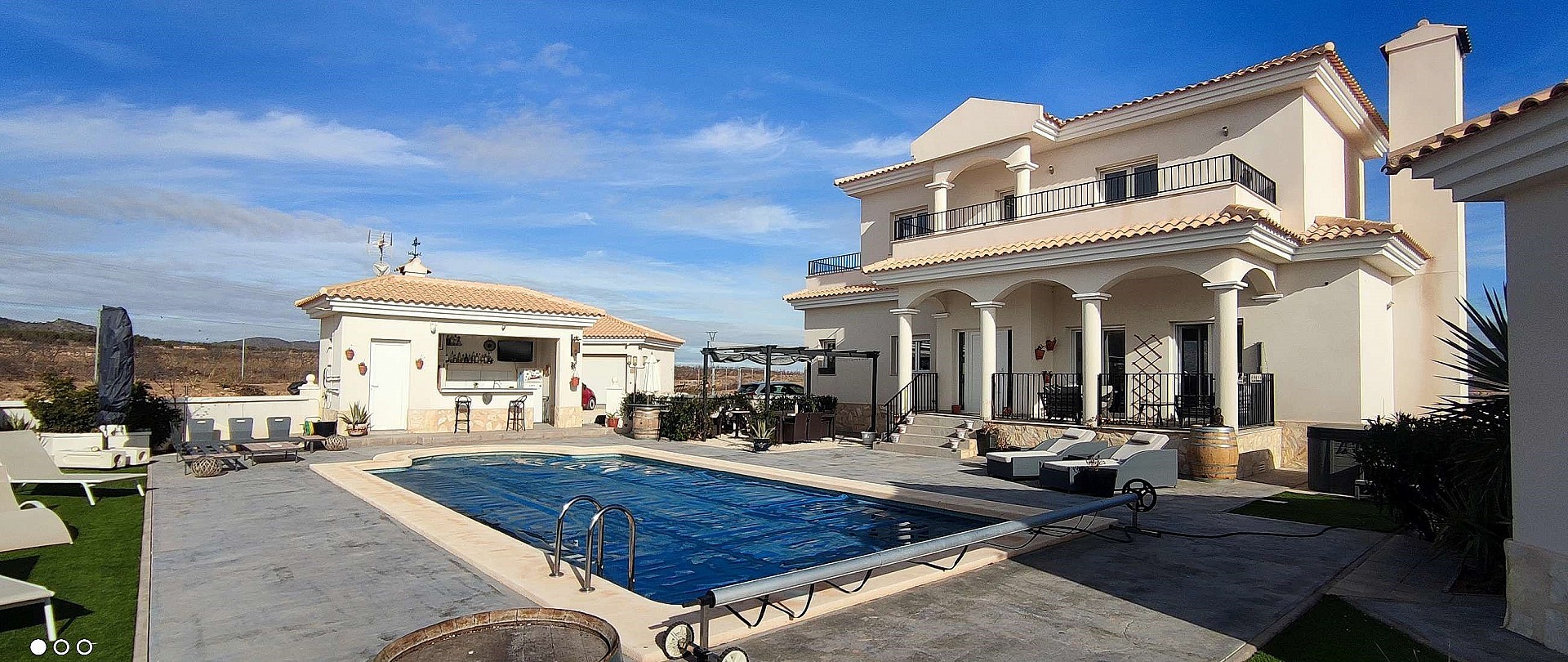 Villa for sale in Alicante 2