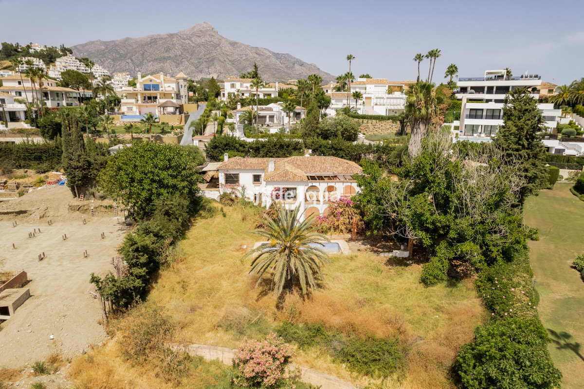 Plot for sale in Marbella - Nueva Andalucía 12