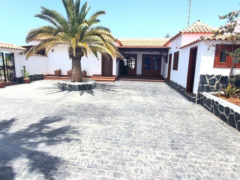 Villa for sale in Tenerife 2