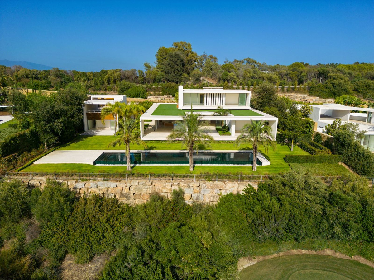 Villa for sale in Casares 11