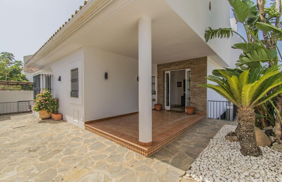Villa for sale in Marbella - Golden Mile and Nagüeles 37