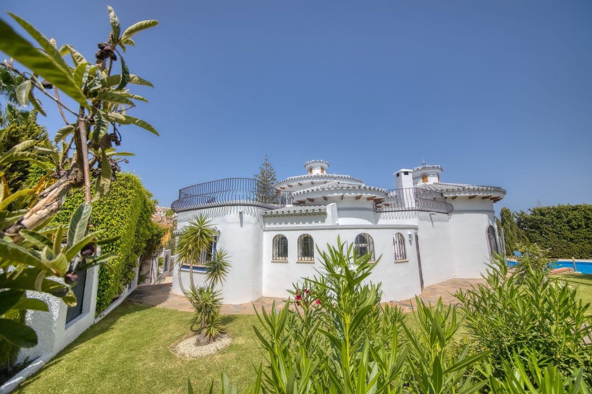 Villa te koop in Torremolinos 30
