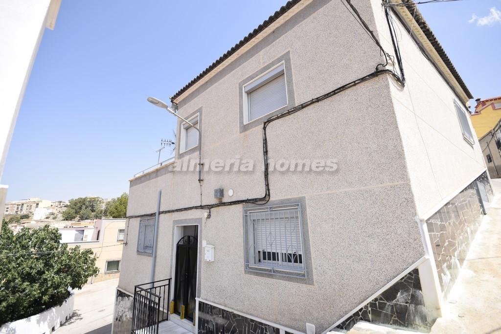Townhouse for sale in Almería and surroundings 1