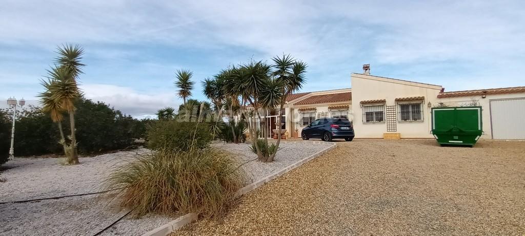 Villa for sale in Almería and surroundings 2