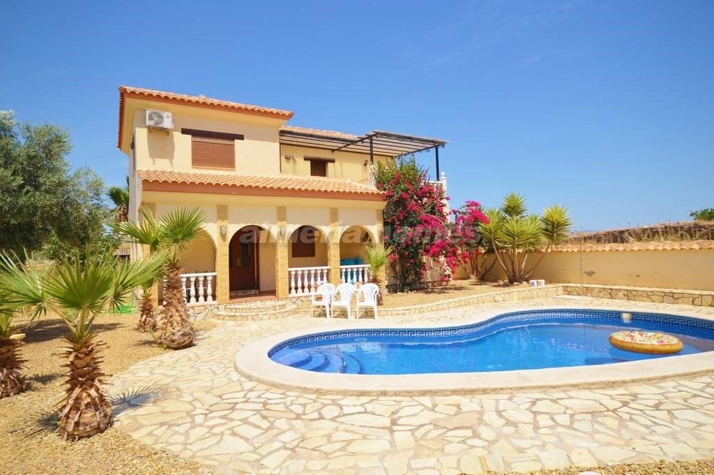 Villa for sale in Almería and surroundings 3