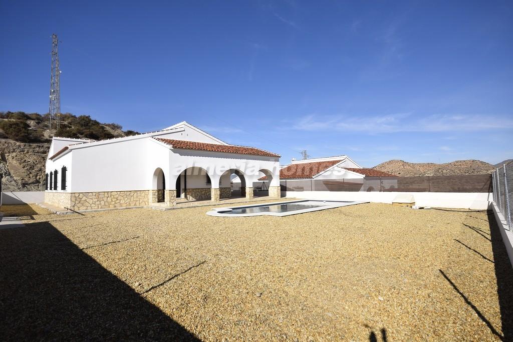 Villa for sale in Almería and surroundings 4