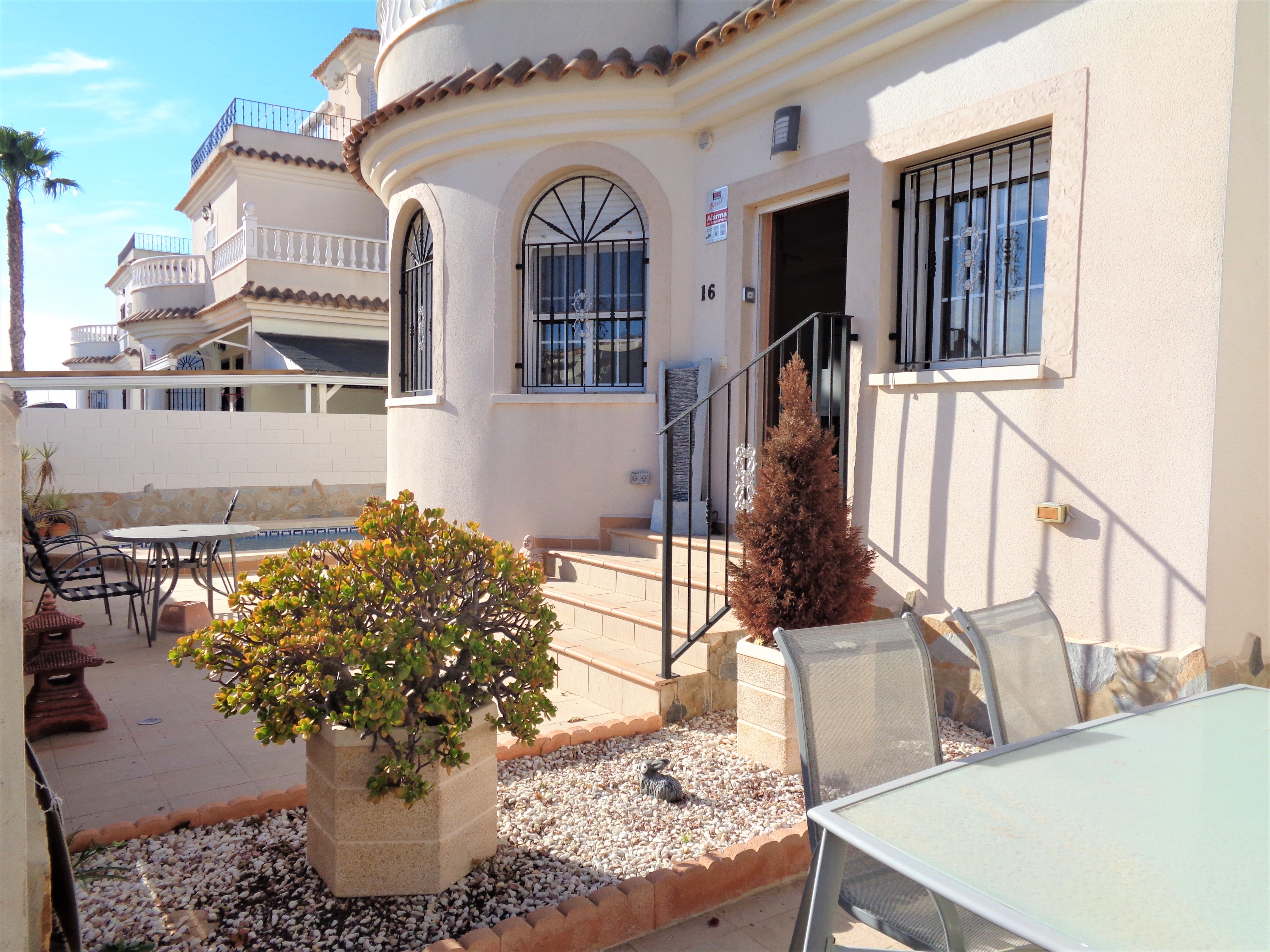 Villa te koop in Alicante 4