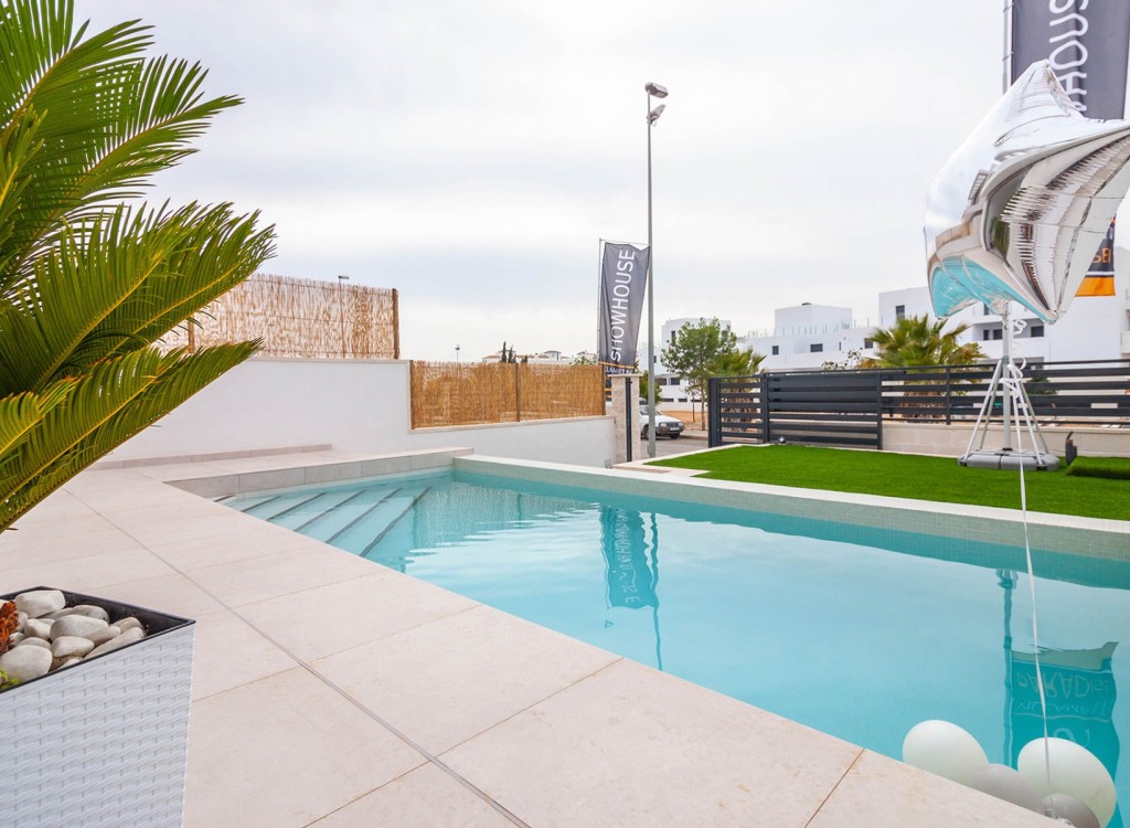 Villa for sale in Alicante 11