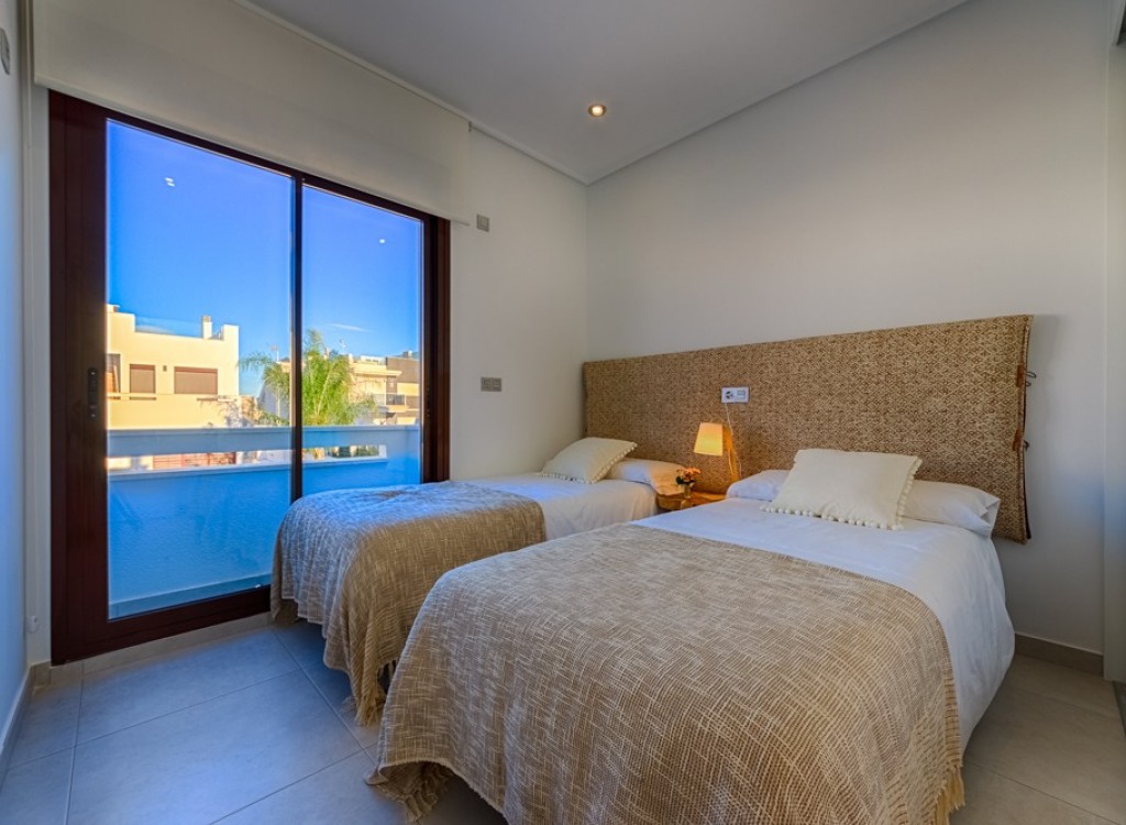 Townhouse te koop in Alicante 11