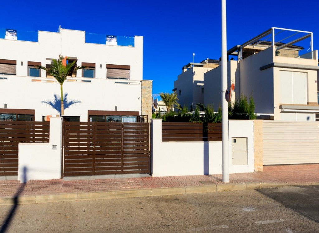 Townhouse te koop in Alicante 3