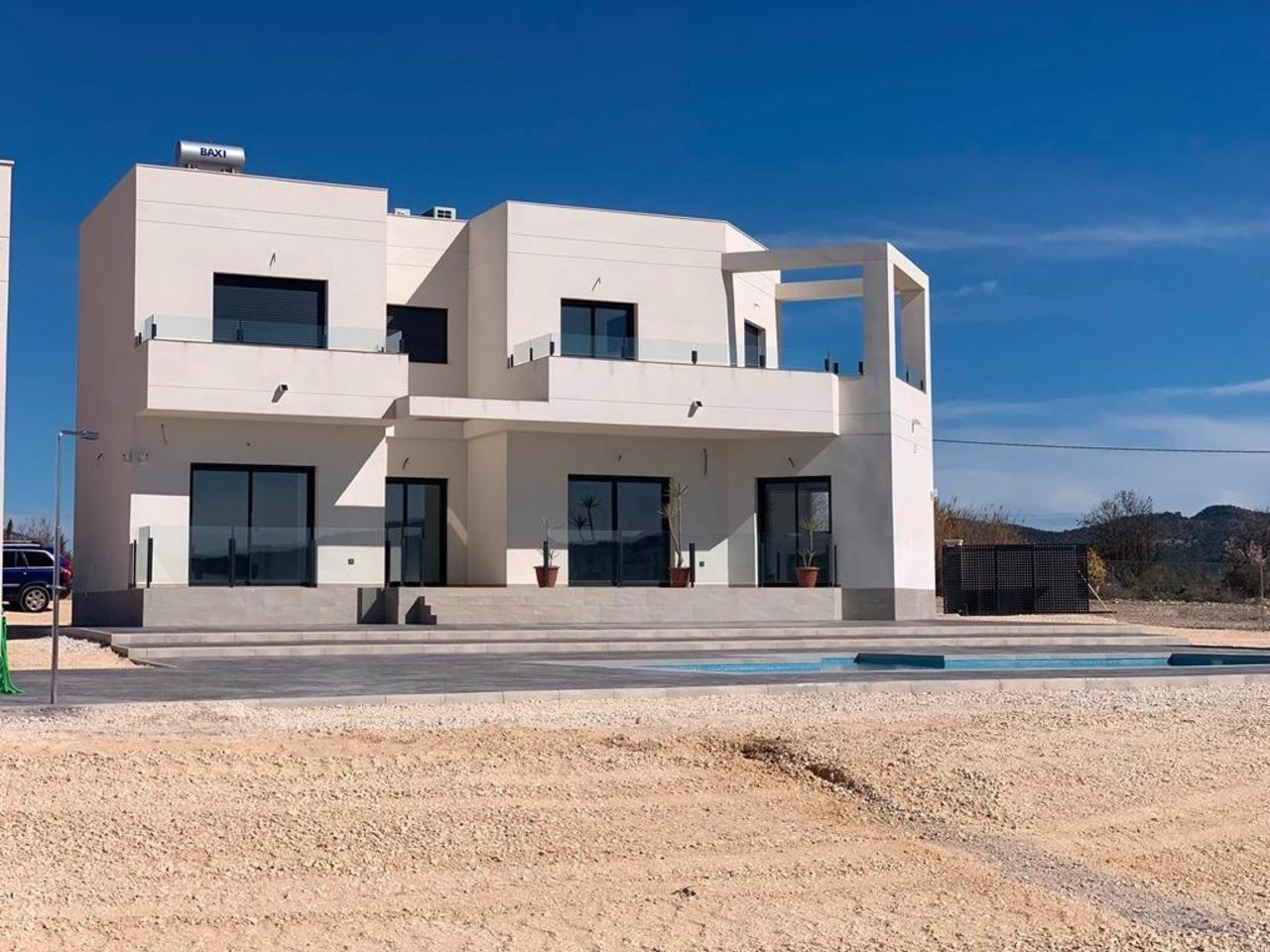 Villa te koop in Alicante 12