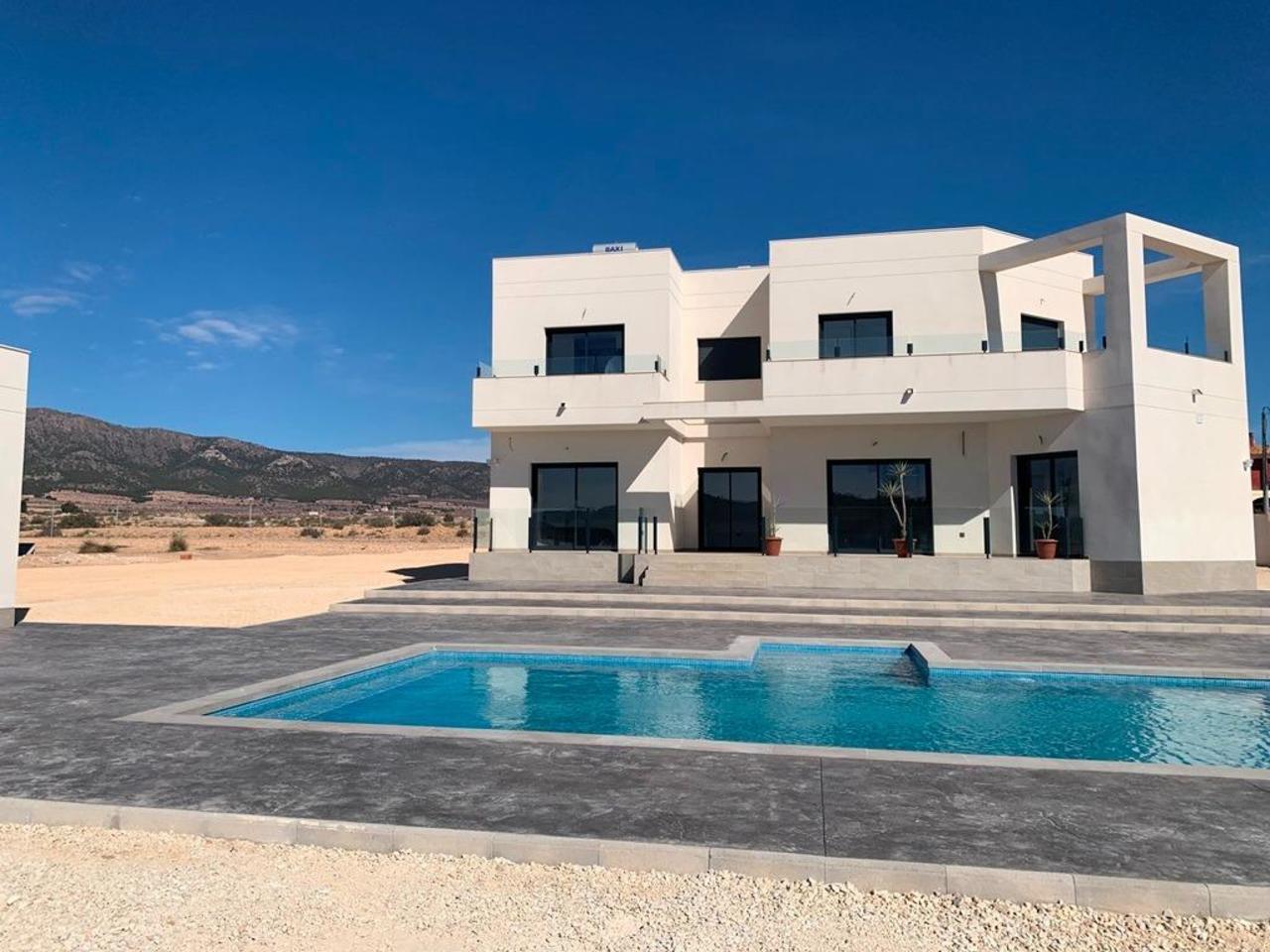 Villa for sale in Alicante 19