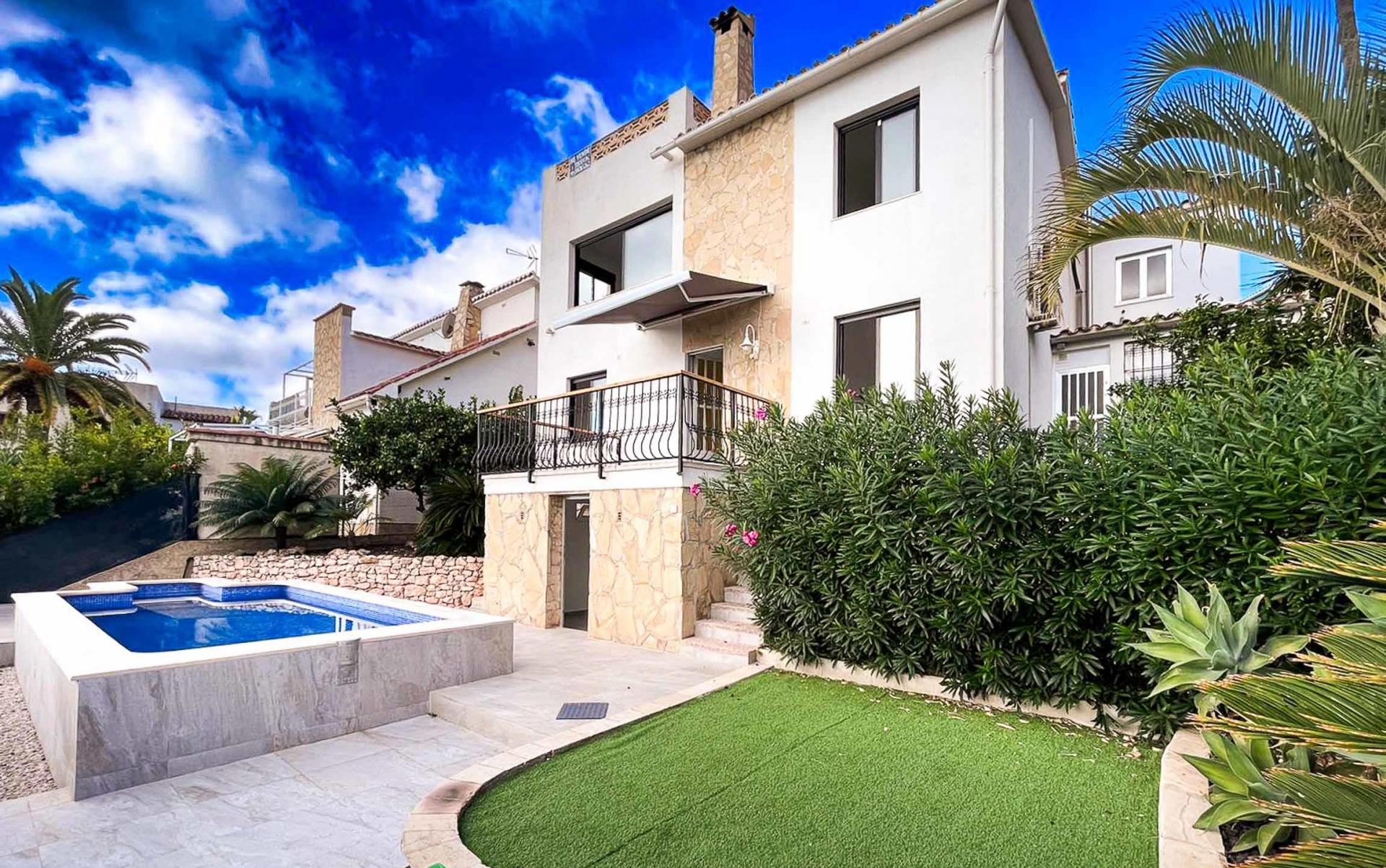 Villa for sale in Alicante 38