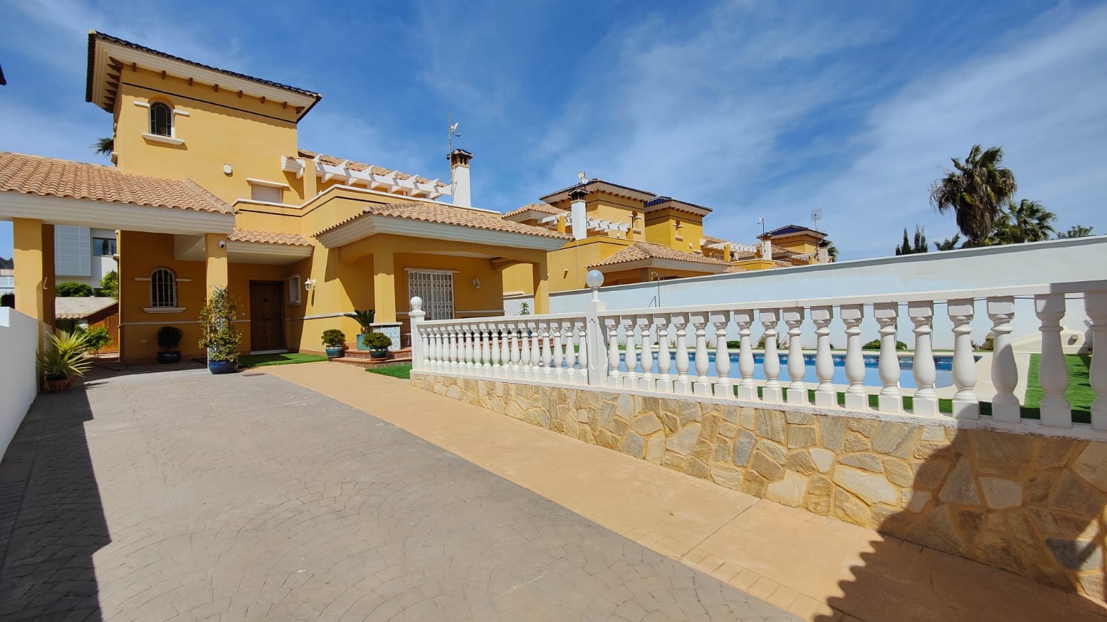 Villa for sale in Alicante 2