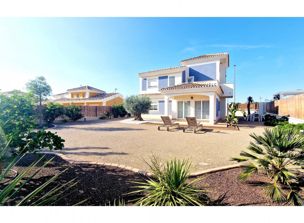 Villa for sale in Lorca 1