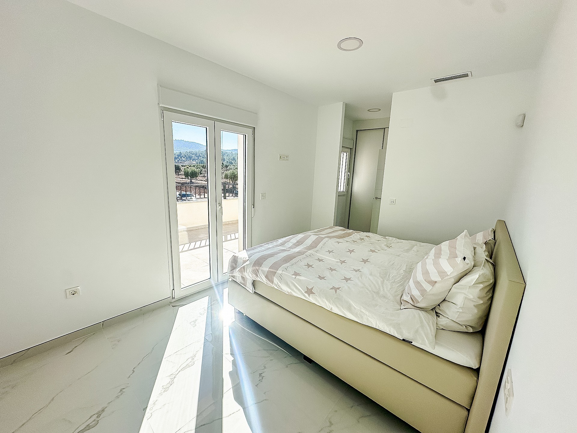 Villa for sale in Alicante 10