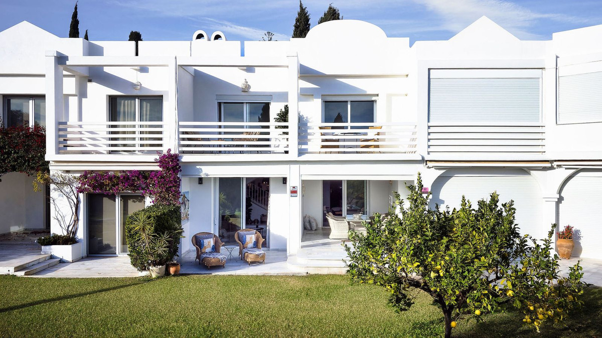Property Image 552273-nueva-andalucia-townhouses-3-3