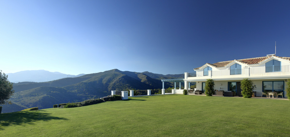 Villa for sale in Benahavís 3