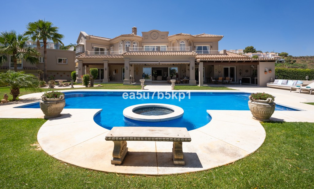 Property Image 552579-nueva-andalucia-villa-7-8