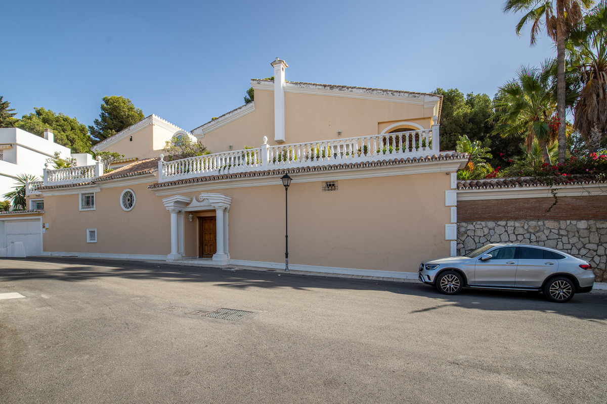 Villa te koop in Torremolinos 35