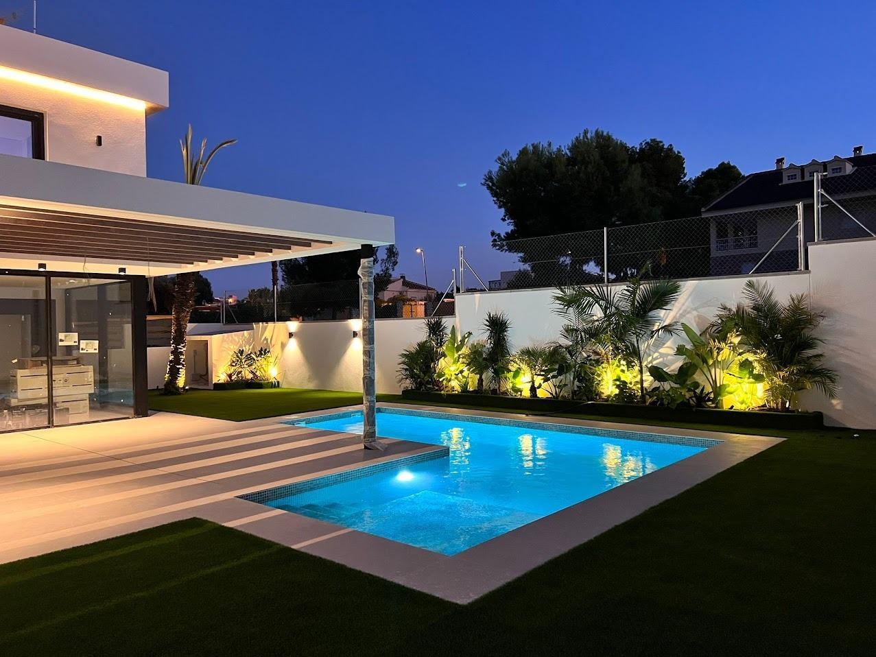 Townhouse for sale in Alicante 1
